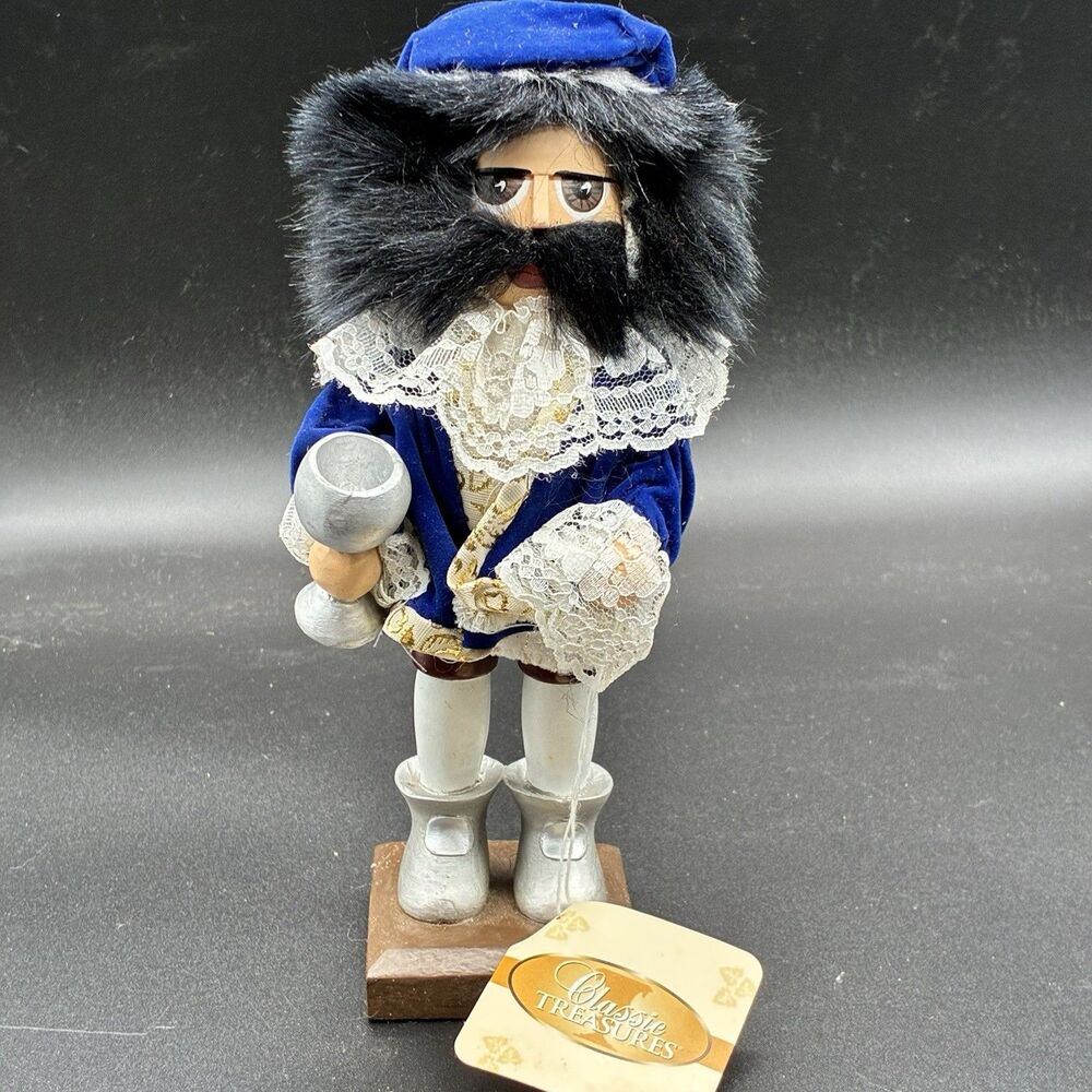 Classic Treasures Decorative King Nutcracker, 9 inch w/tag